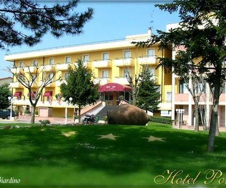 Hotel Poli Castelnovo di Sotto エクステリア 写真